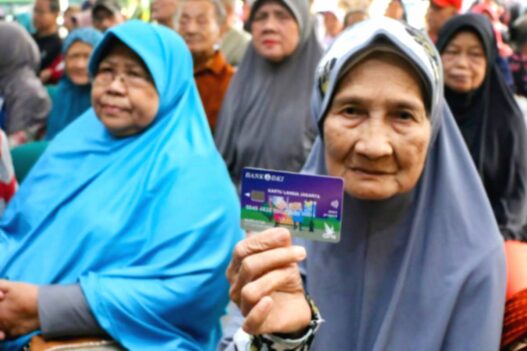 Penyaluran KLJ dilakukan secara berkala setiap tiga bulan. Skema triwulanan ini memudahkan pemerintah dalam memastikan bantuan diterima secara merata