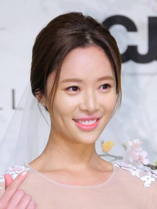 Hwang jung eum
