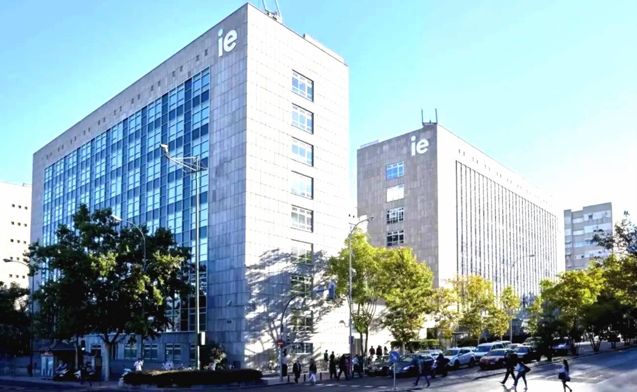 Ie university
