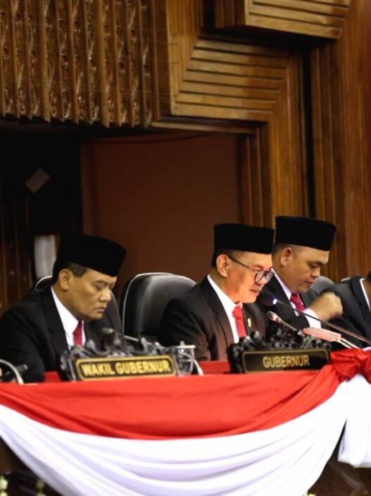 Ketua DPRD Jateng, Sumanto menghadiri Rapat Paripurna dengan agenda Mendengarkan Pidato Kenegaraan Presiden RI dalam rangka HUT Kemerdekaan RI ke-80 tahun 2025 di Gedung Berlian, Jumat, 15 Agustus 2025.
