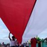Kirabkan bendera merah putih 1 km lebih