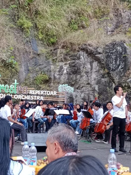 Konser alam terbuka semarakkan sempor