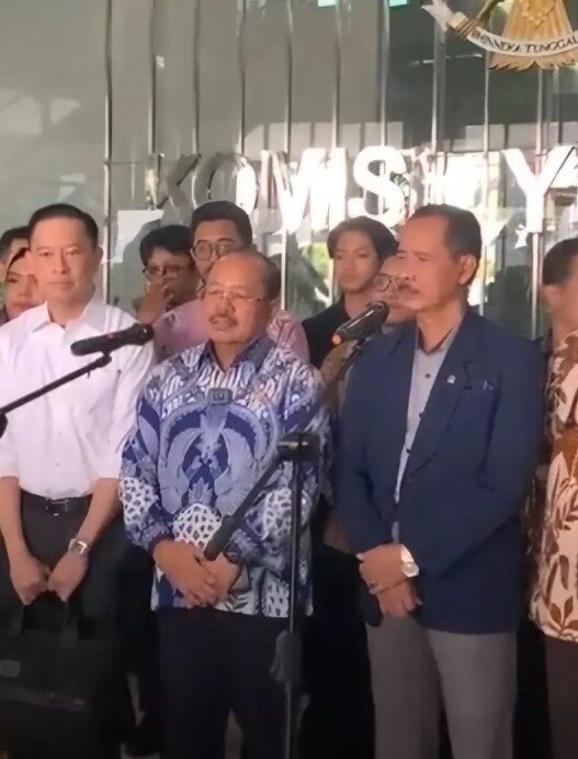 Ky bentuk tim investigasi