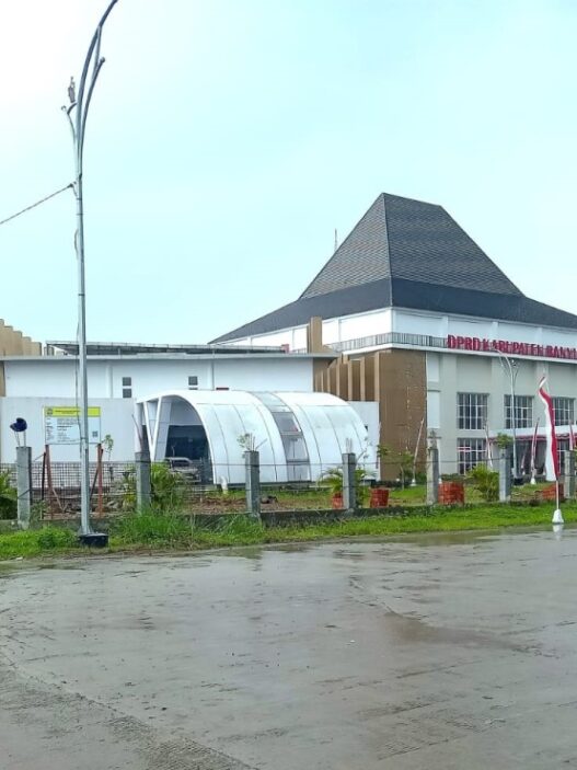 Lanksap gedung dprd mulai dibangun