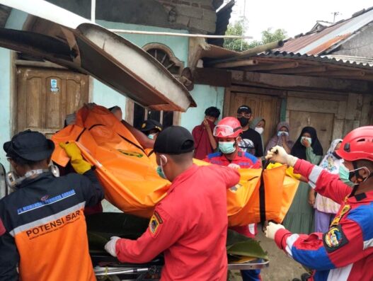 Lansia ditemukan meninggal membusuk