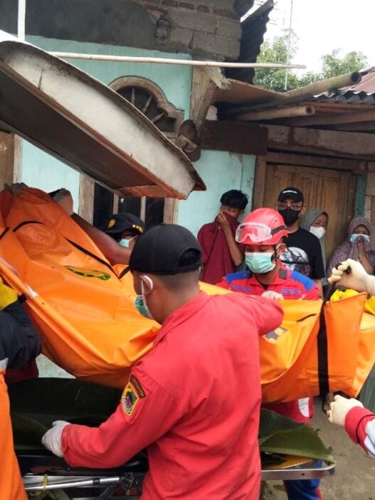 Lansia ditemukan meninggal membusuk
