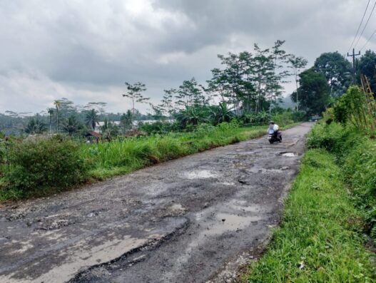 Lima tahun rusak dikeluhkan warga