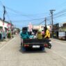 Mobil bak terbuka angkut penumpang