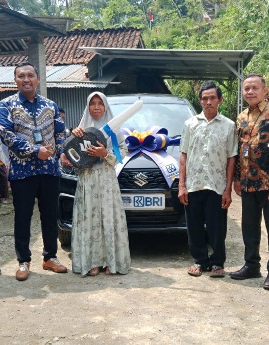 Nisem, petani dari mandiraja menang grand prize mobil all new ertiga dari bri