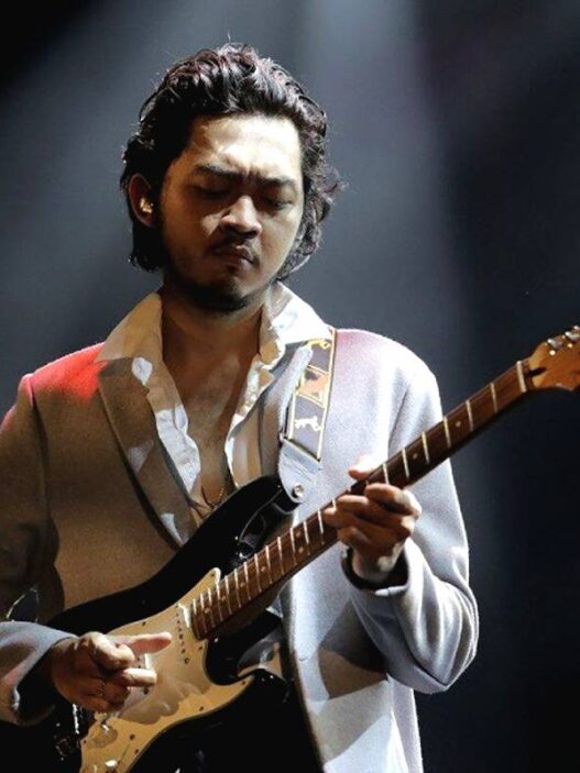 Pamungkas tampil di sunsetphoria 2025 yogyakarta