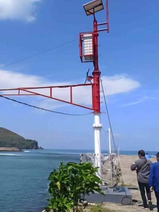 Pasang alat deteksi tsunami