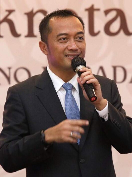 Pemerintah beri target tiga tahun