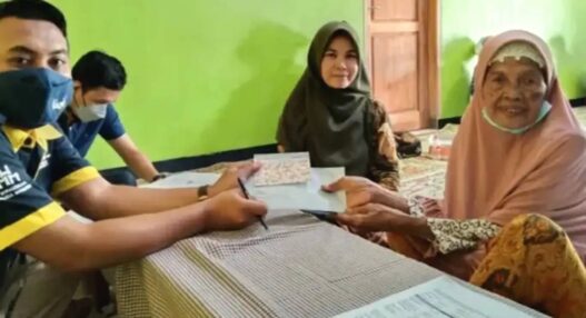 Pemprov dki memastikan bansos tersalurkan tepat sasaran dan berkelanjutan