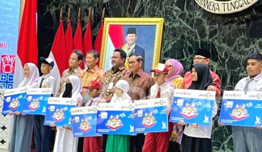 Pencairan dana kjp plus agustus 2025 dilakukan bertahap langsung ke rekening bank dki penerima