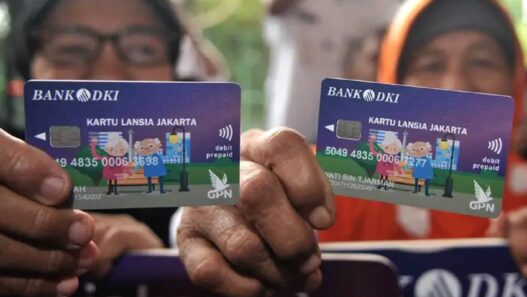 Penerima bantuan klj akan memperoleh bantuan tunai rp300 ribu per bulan