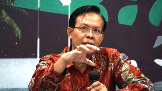 Pengamat kebijakan publik trubus rahadiansyah menegaskan perlunya sanksi hukum bagi penerima bansos tak layak untuk mencegah penyalahgunaan dana publik