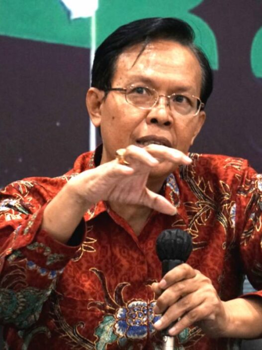 Pengamat kebijakan publik trubus rahadiansyah menegaskan perlunya sanksi hukum bagi penerima bansos tak layak untuk mencegah penyalahgunaan dana publik