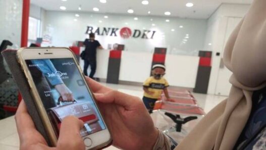 Penyaluran bansos dki jakarta kini lebih efisien berkat integrasi dengan aplikasi jakone mobile dari bank jakarta