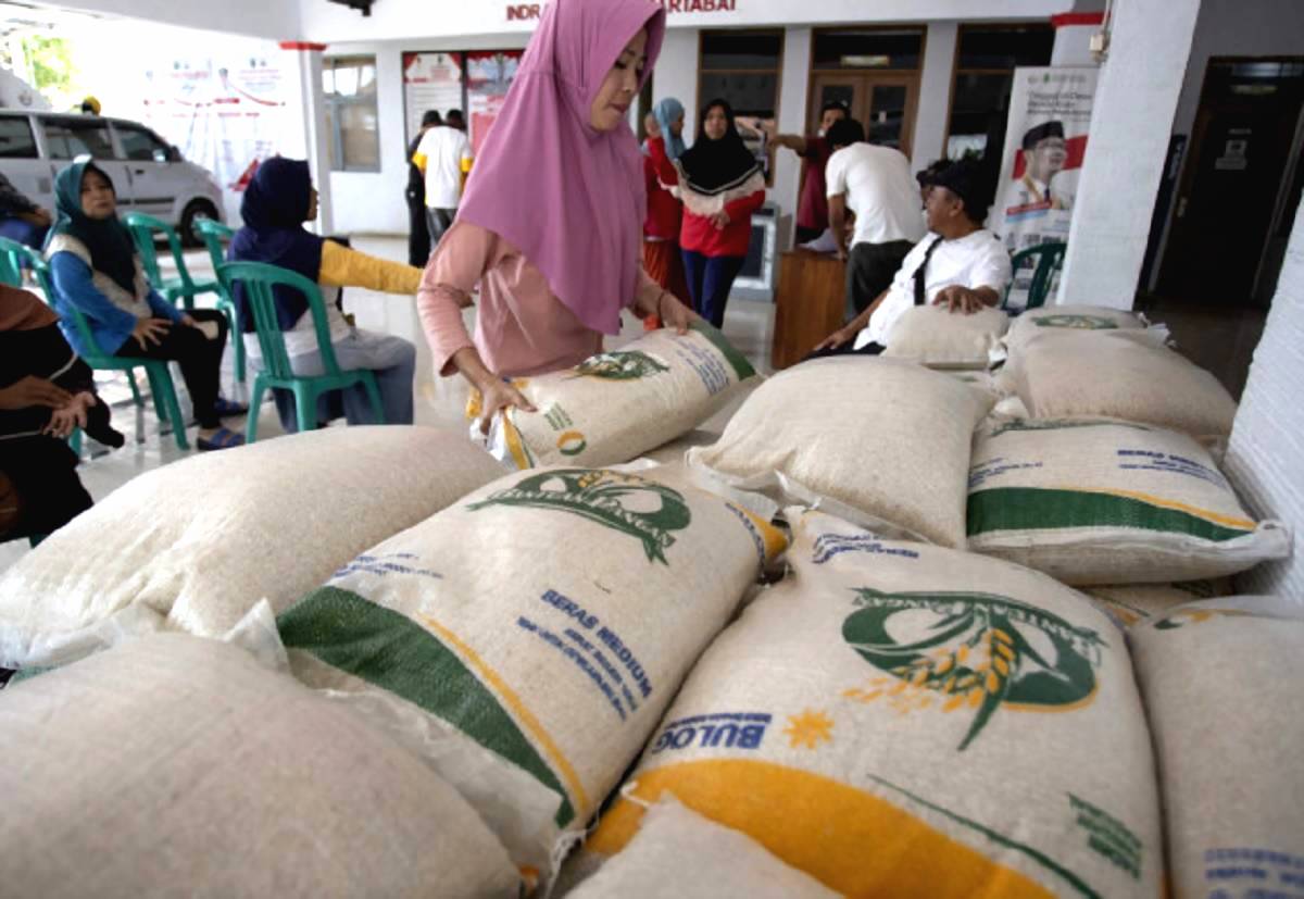 Penyaluran bantuan beras bagi kpm yang membutuhkan