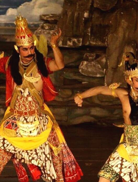 Pertunjukkan wayang orang sriwedari solo