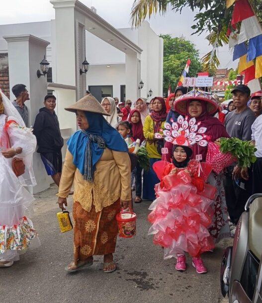 Pitulasan di selang berlangsung semarak