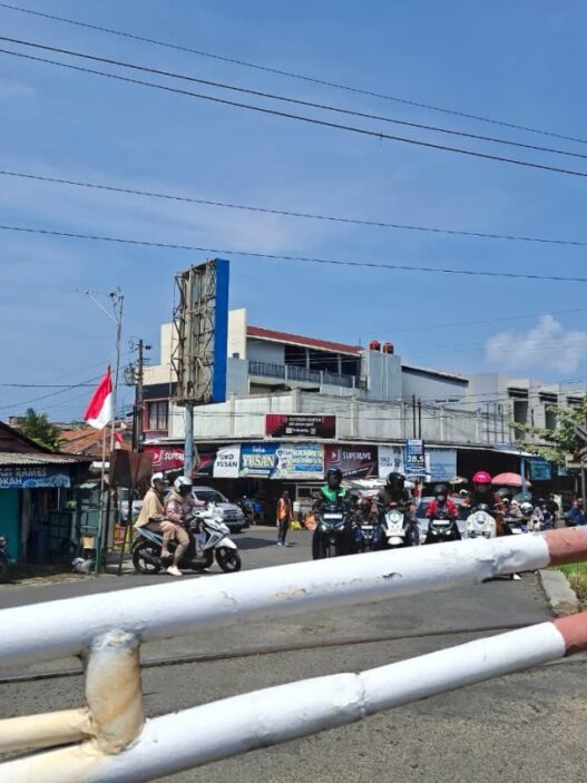 Puluhan palang pintu ka tanpa penjaga