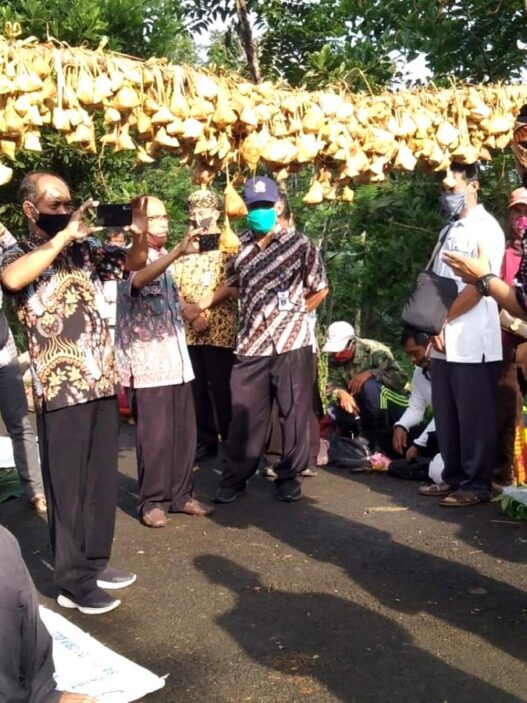 Sedekah kupat digelar di wilayah cilacap barat