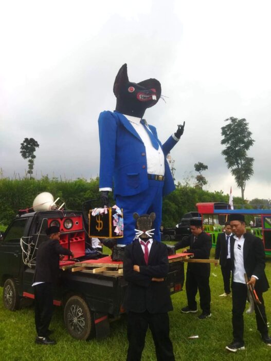 Sindiran korupsi di karnaval kemerdekaan