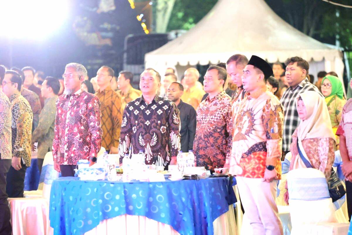 Ketua DPRD Jateng, Sumanto saat memberikan sambutan dalam Resepsi Kenegaraan HUT ke 80 Kemerdekaan RI tingkat Provinsi Jateng di halaman Gradhika Bhakti Praja, Minggu, 17 Agustus 2025.