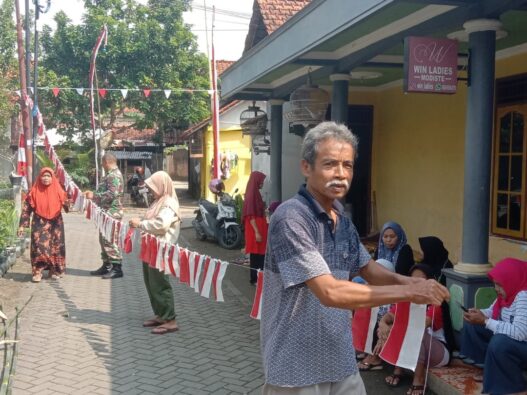 Warga tamanwinangun sambut 17 agustus