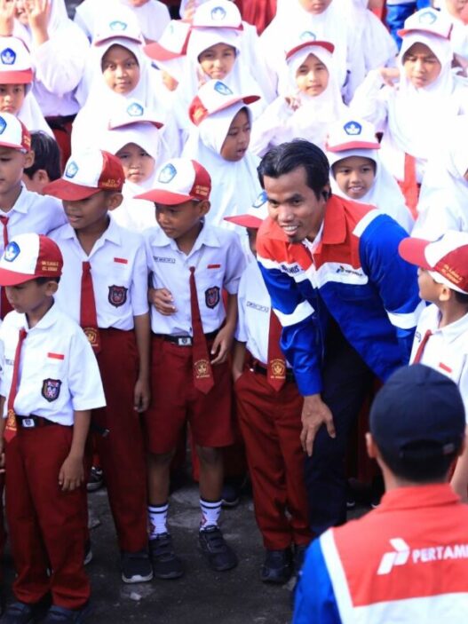 77 perwira kilang pertamina internasional (kpi) turut ambil bagian dalam pertamina energi negeri (pen) 8.0 dengan menjadi pengajar