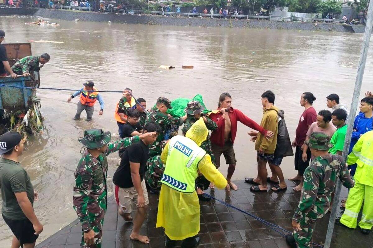 Banjir bali sebabkan 16 korban tewas