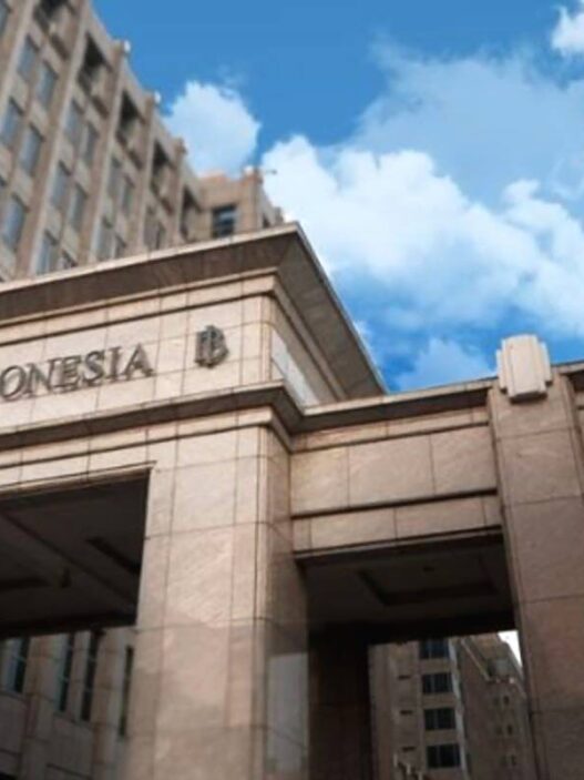Bank indonesia2 ezgif.com resize