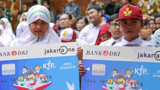 Bantuan kjp plus bagi siswa sd dan mi akan diterima rp250 ribu per bulan