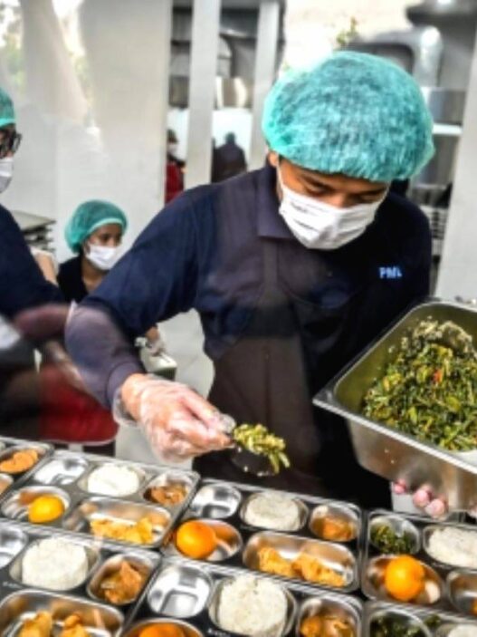 Bgn menonaktifkan 56 dapur mbg usai rentetan kejadian keracunan massal