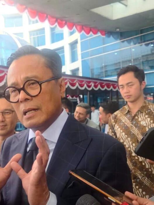 Dony oskaria jadi plt menteri bumn