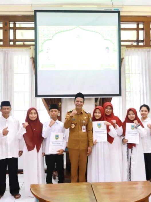 Dua siswa mtsn terpilih stqh tingkat nasional