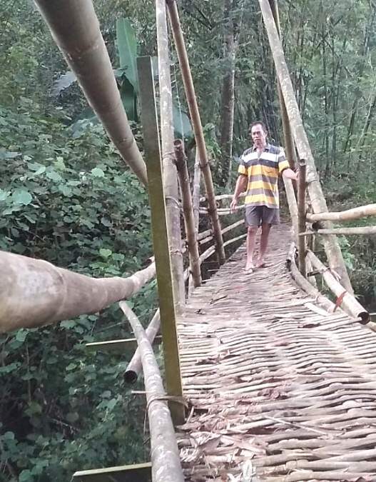 Jembatan sasak di selanegara lapuk