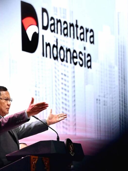 Kementerian bumn dilebur ke danantara