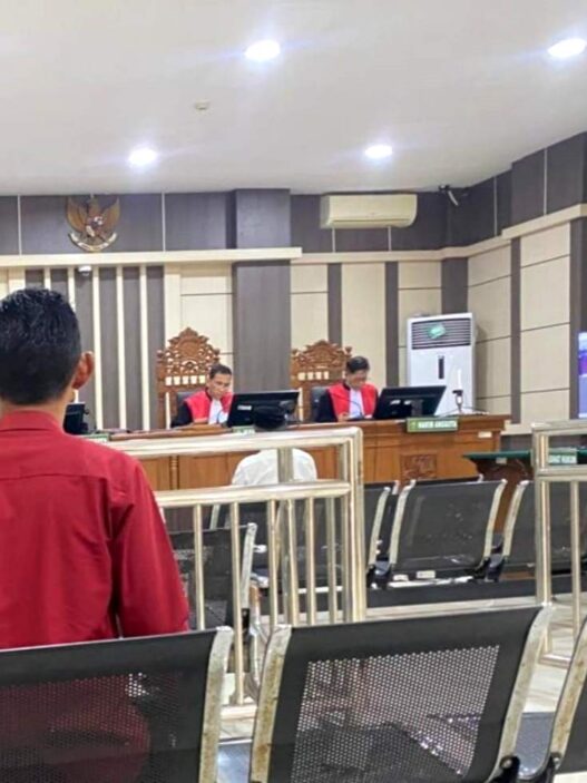Kepala smk penerbangan perwiratama dituntut 4 tahun penjara