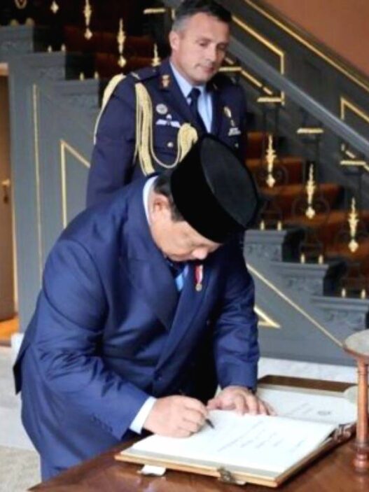 Kunjungan prabowo dari belanda menghasilkan kesepakatan pengembalian artefak bersejarah indonesia