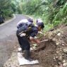 Material longsor kamulyan watuagung dibersihkan