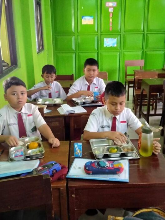 Mbg madrasah putus sambung