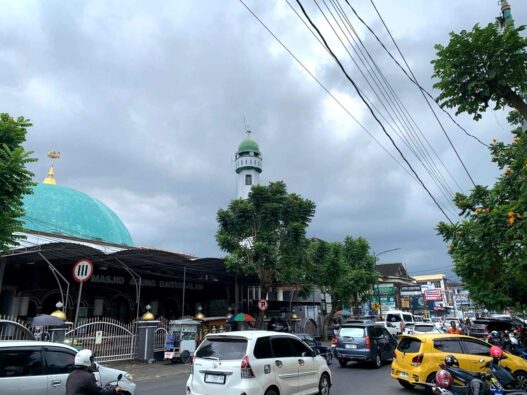 Pedagang khawatir cuaca tak menentu