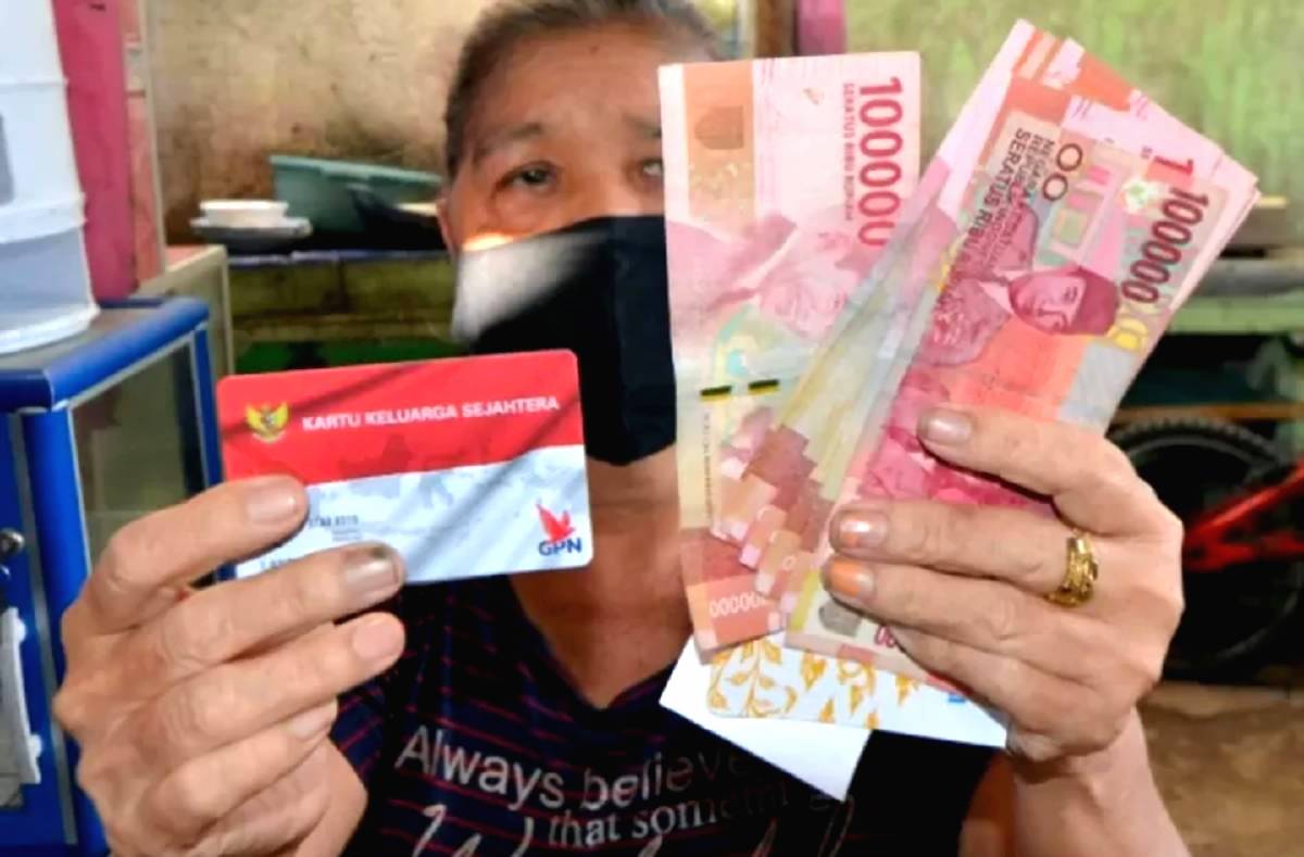 Penerima manfaat akan menerima bansos penebalan oktober 2025 sebesar rp400 ribu