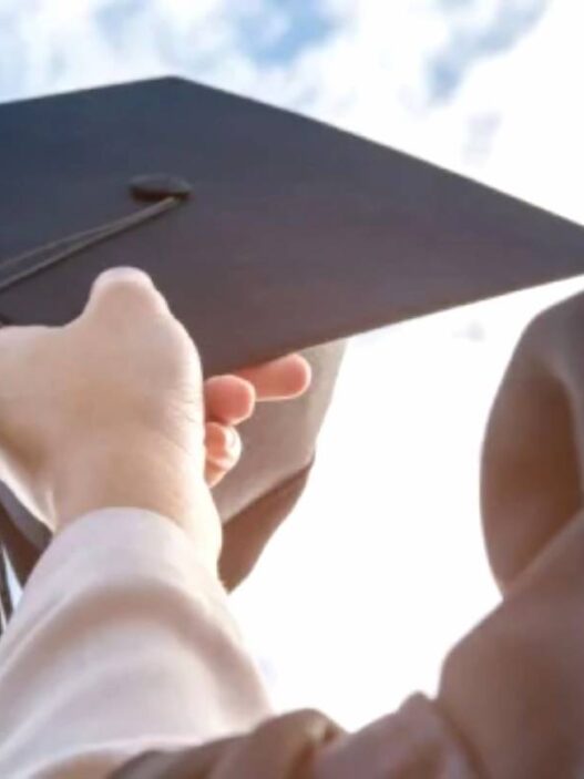 Pusat pembiayaan pendidikan agama dan pendidikan keagamaan kementerian agama kembali membuka kesempatan beasiswa indonesia bangkit bagi mahasiswi.