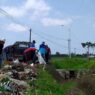 Sampah di irigasi dikeluhkan
