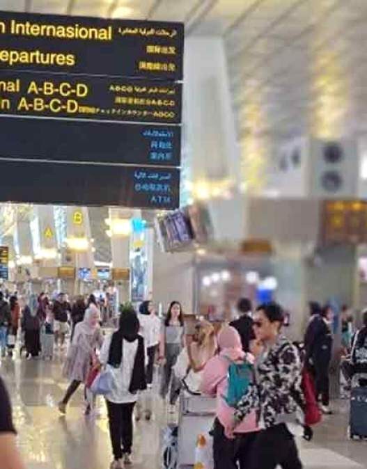 Wisata ke luar negeri melonjak