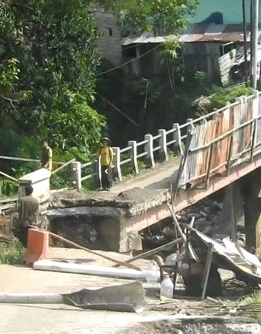 Akses utama ke dieng lumpuh total