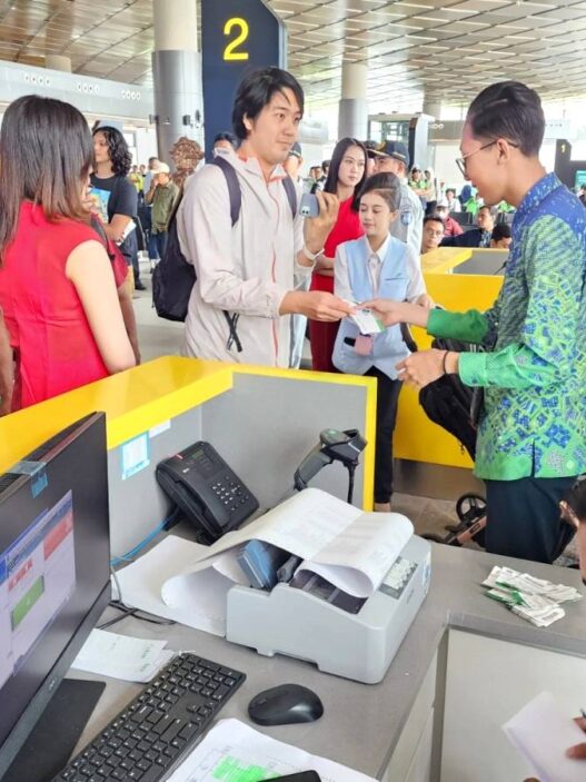 Bandara dhoho kediri kembali beroperasi